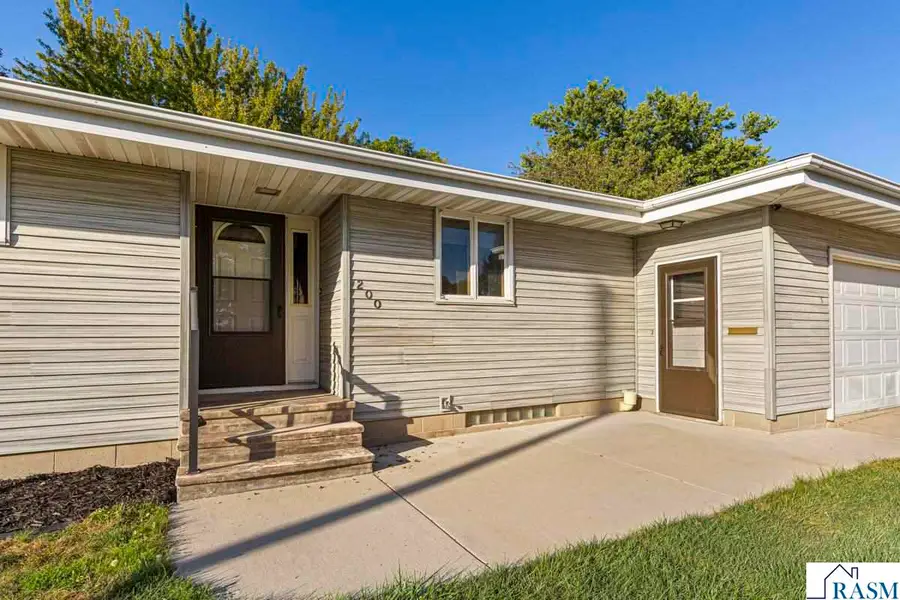 200 W North Street, Waldorf, MN 56091 - Image #2