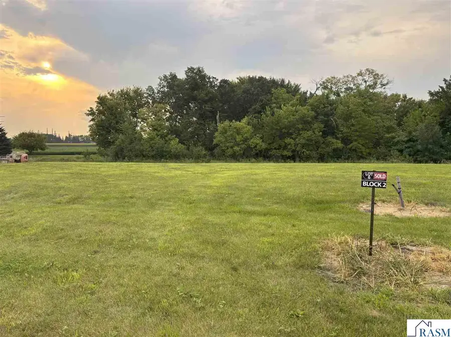 1977 Lexington Lane, North Mankato, MN 56003 - Image #2