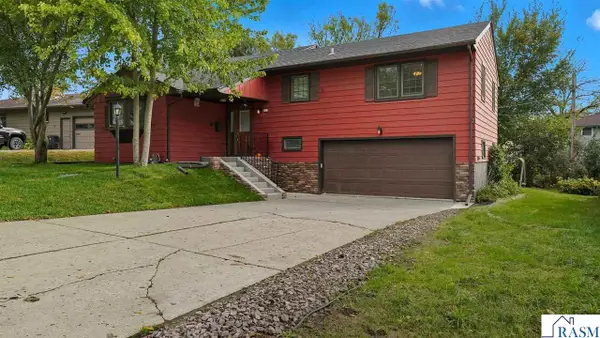 311 S Redwood Drive, Mankato, MN 56001