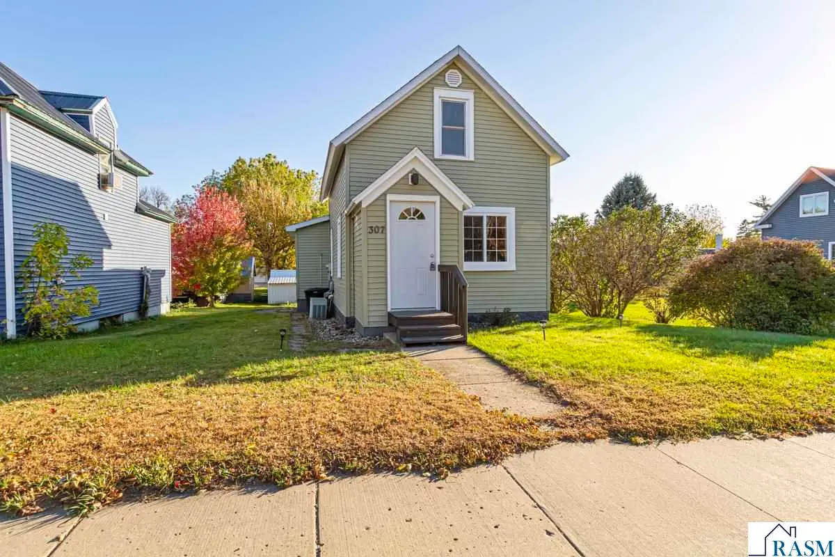 307 W 4th Street, Winthrop, MN 55396 - Image #1