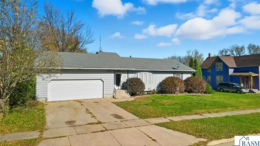 309 E Iowa Street, Elmore, MN 56027 - Image #2