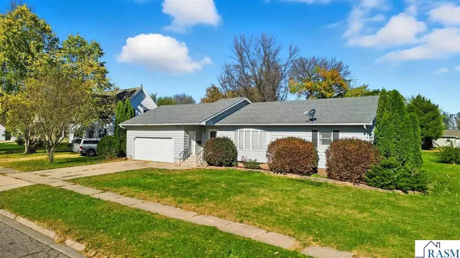 309 E Iowa Street, Elmore, MN 56027 - Image #3