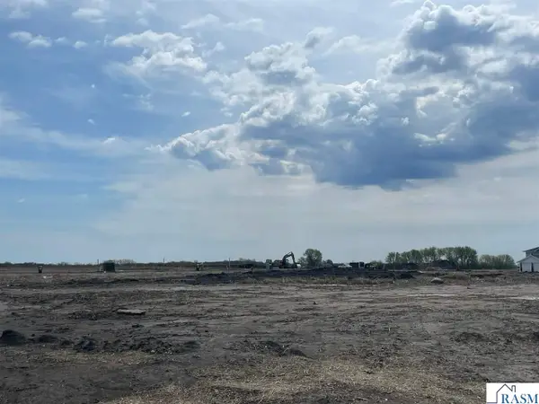 100 White Fox Path, Eagle Lake, MN 56024