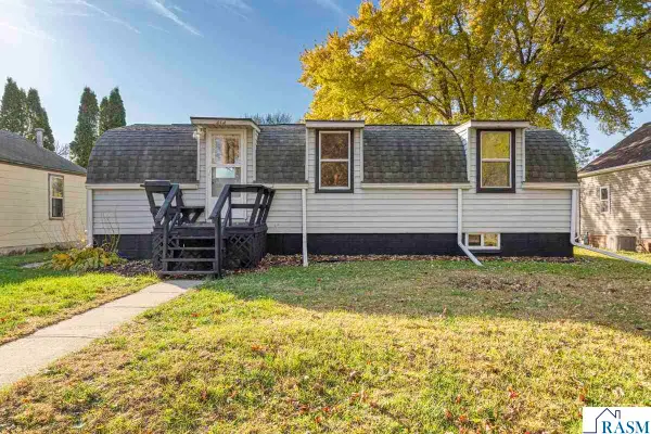 313 SE Linden Street, Sleepy Eye, MN 56085