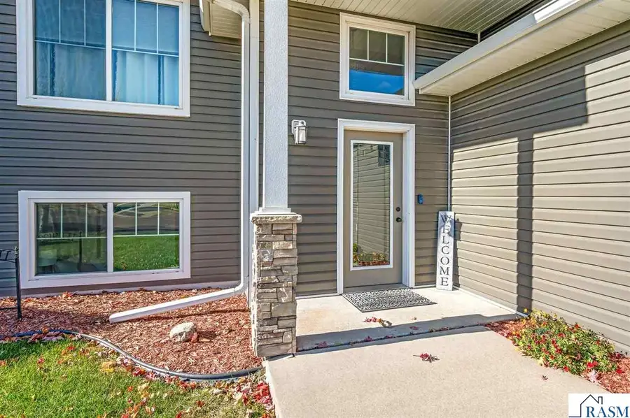 128 Timberwolf Court, Mankato, MN 56001 - Image #3
