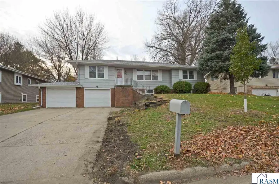 826 N 9th Street, Saint Peter, MN 56082 - Image #2