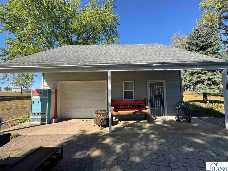 1960 Cottonwood Lake Drive, Windom, MN 56101 - Image #2