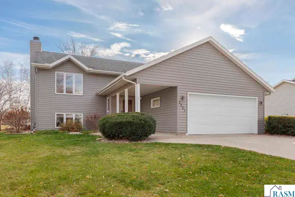 2501 Marwood Drive, Mankato, MN 56001