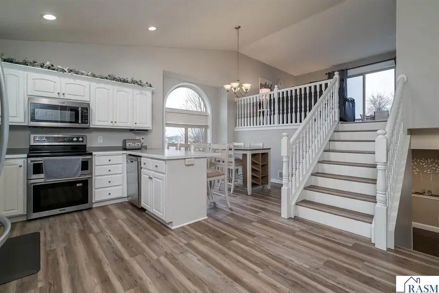 2224 Fairbanks Drive, North Mankato, MN 56003 - Image #3