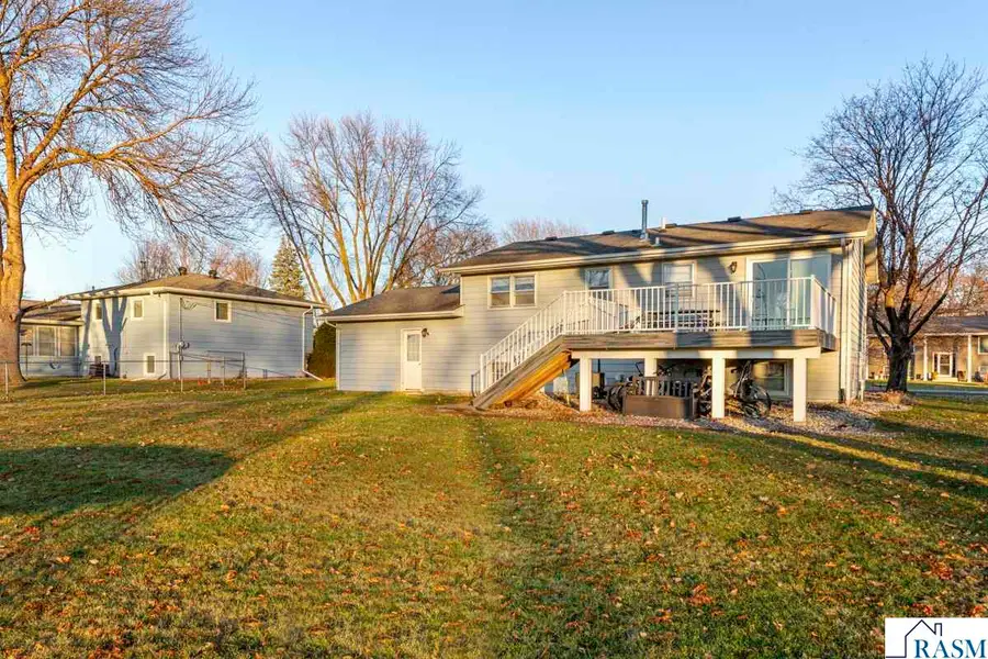 2059 Roe Crest Drive, North Mankato, MN 56003 - Image #3