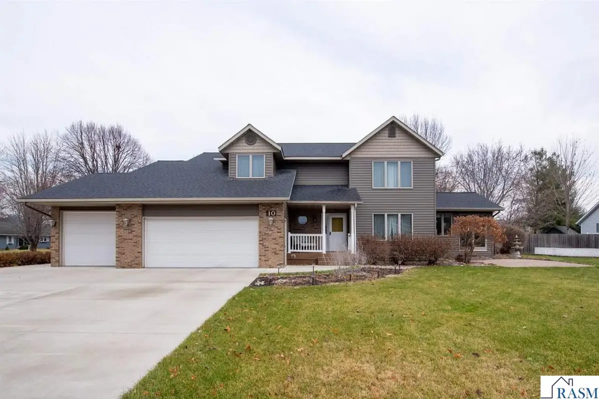 10 Cardinal Court, North Mankato, MN 56003 - Image #1