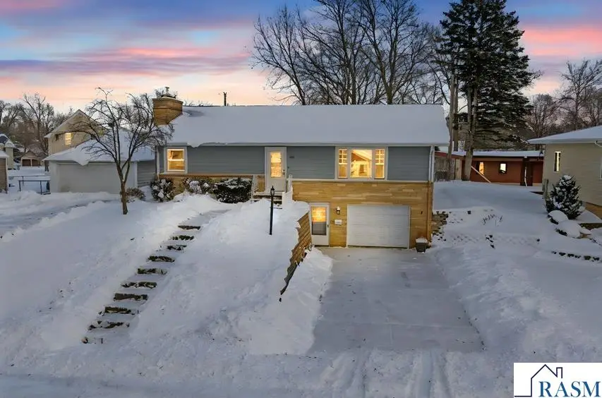 415 S Holland Street, Blue Earth, MN 56013 - Image #1