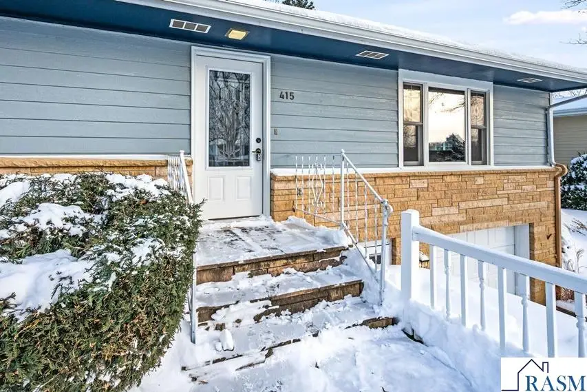 415 S Holland Street, Blue Earth, MN 56013 - Image #2