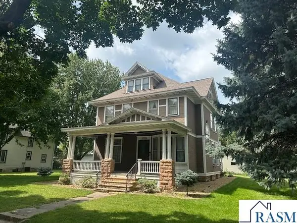 310 N MINNESOTA Avenue, St. Peter, MN 56082