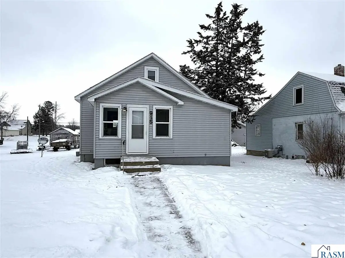 915 S Valley, New Ulm, MN 56073 - Image #1