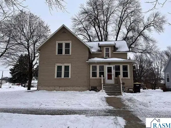 803 E 6th Street, Blue Earth, MN 56013