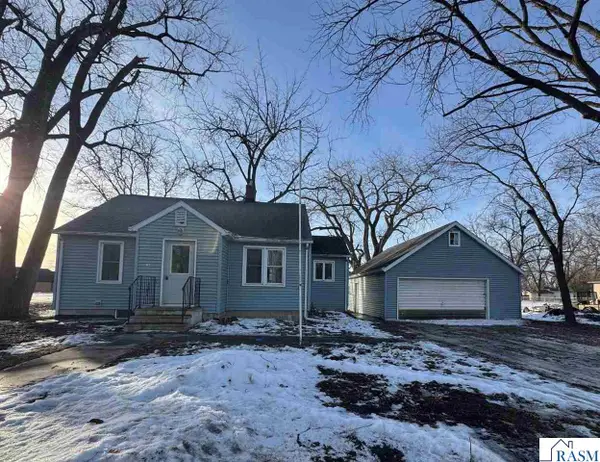 104 N 3rd Street, Eagle Lake, MN 56024