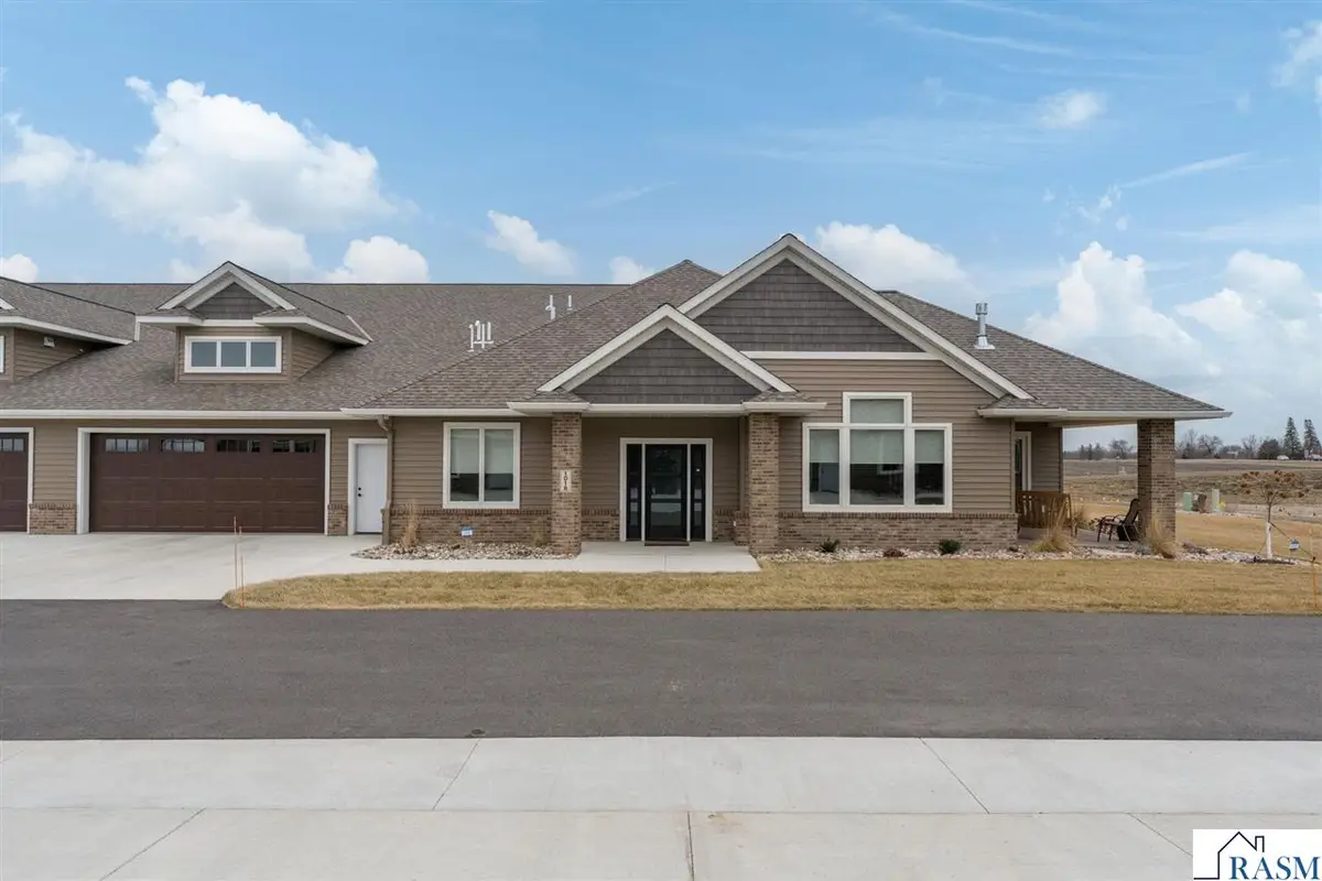 1046 Saba Boulevard, Mankato, MN 56001 - #1