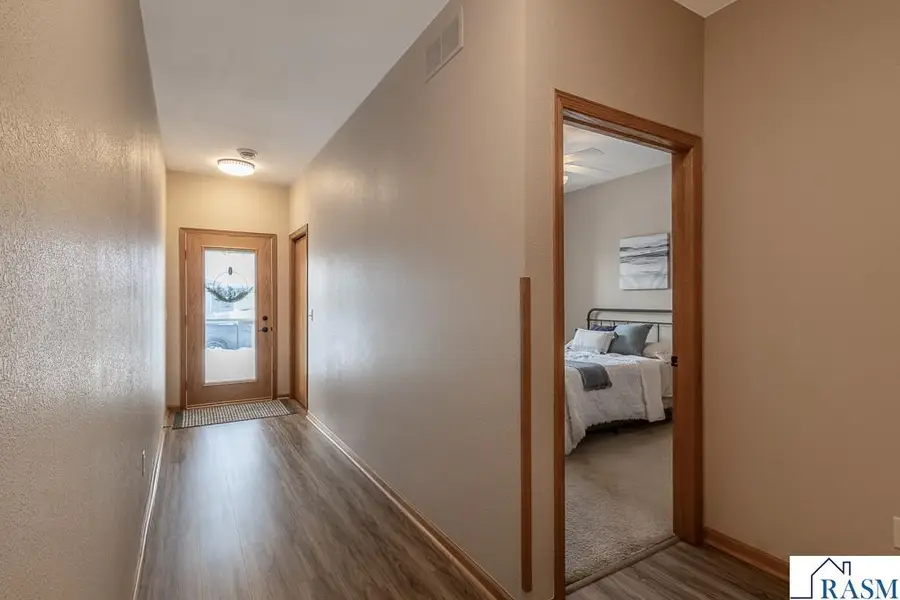 2056 Pratt Circle, Saint Peter, MN 56082 - Image #2