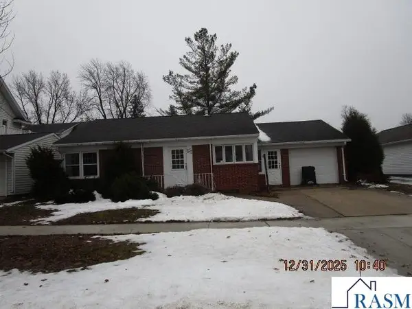 322 N Galbraith St, Blue Earth, MN 56013