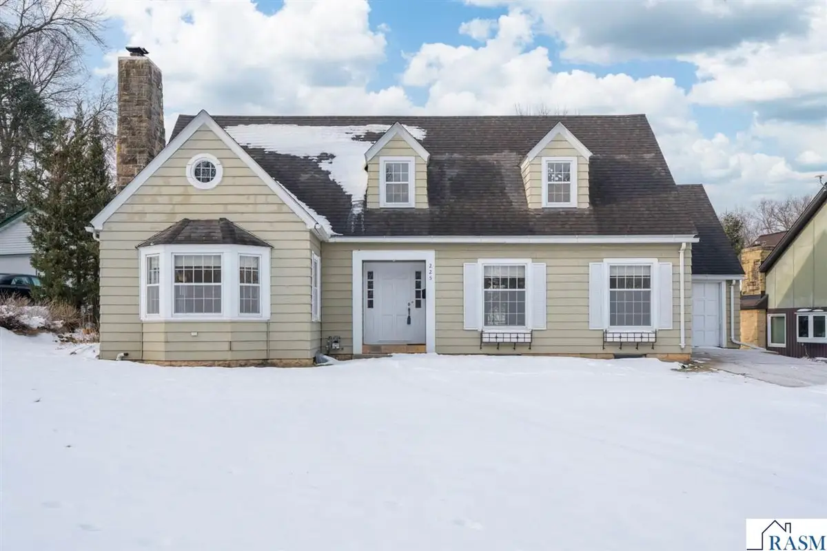 225 Oak Knoll Boulevard, Mankato, MN 56001 - Image #1