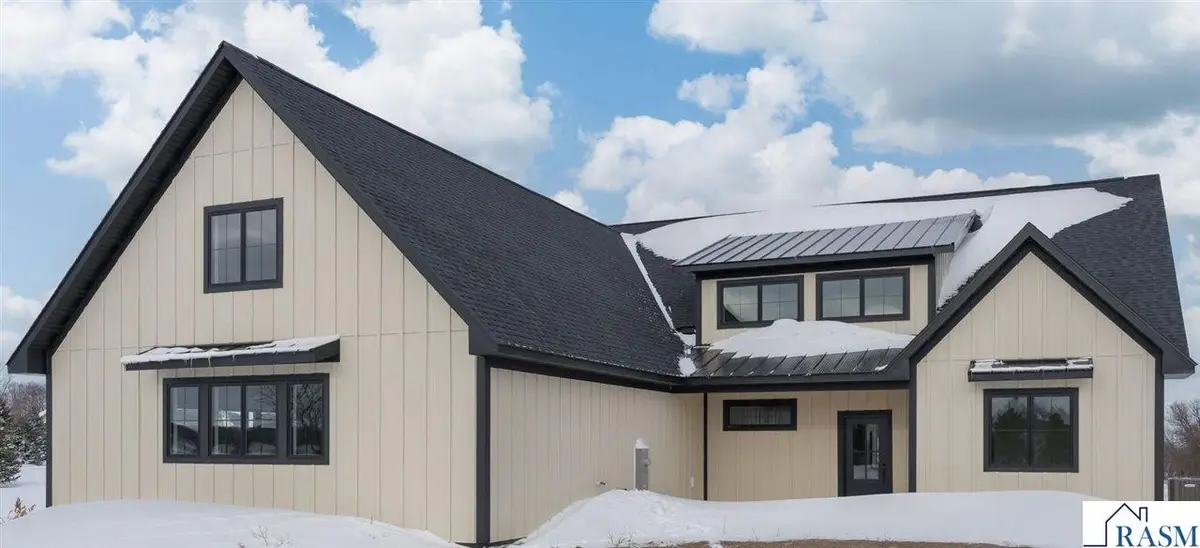 1005 Lakeview Road, Lake Crystal, MN 56055 - Image #1