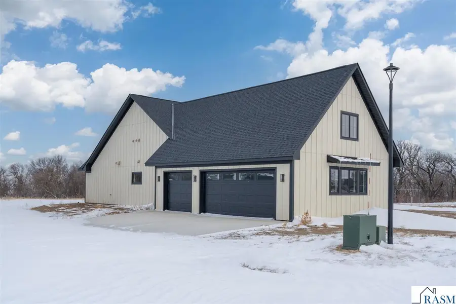 1005 Lakeview Road, Lake Crystal, MN 56055 - Image #3