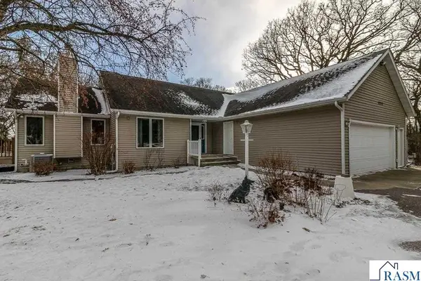 1727 Oakwood Avenue, New Ulm, MN 56073