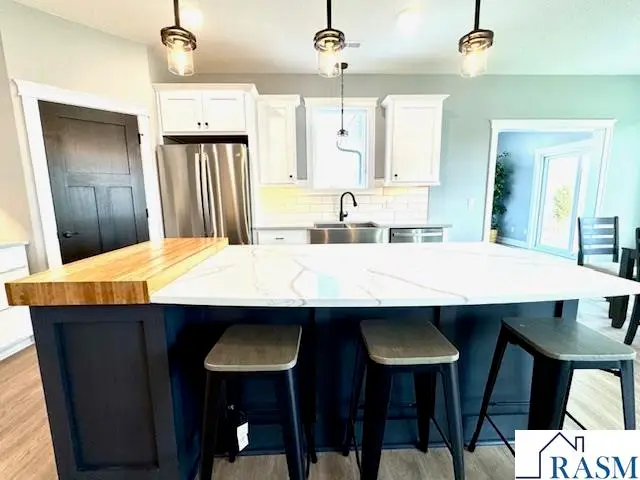 328 Dancing Waters Circle, Mankato, MN 56001 - Image #2