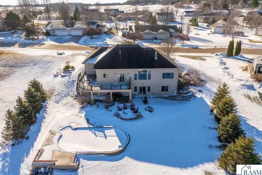 610 E Rolling Hills Drive, Le Center, MN 56057 - #2