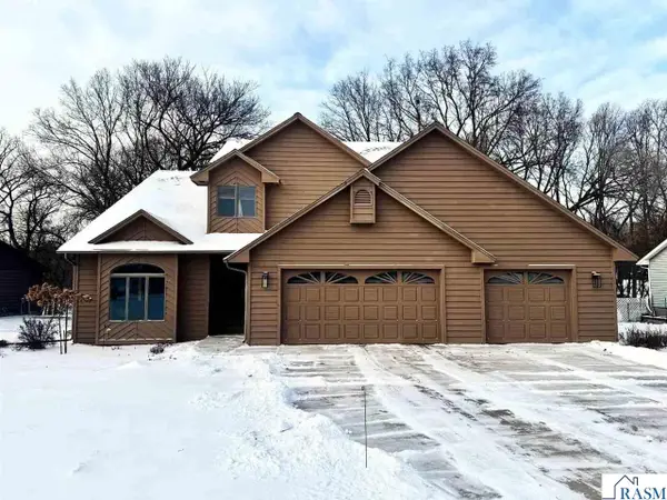 26 Jonathon Drive, New Ulm, MN 56073