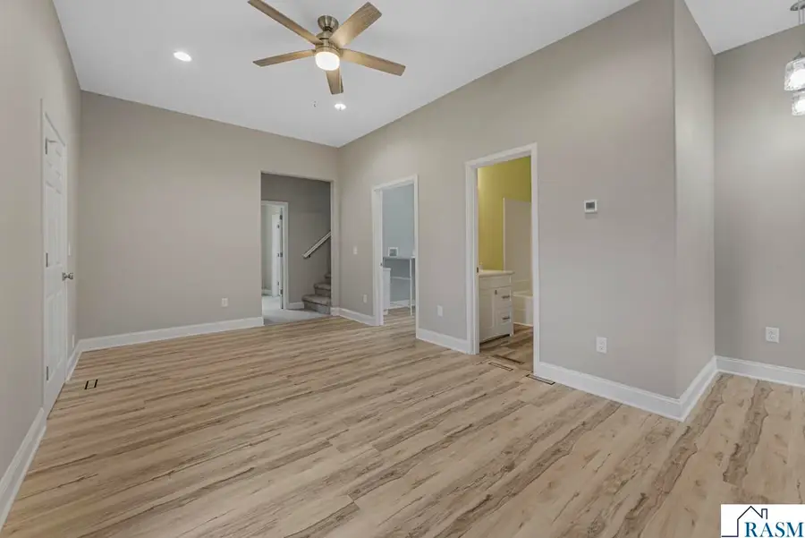 515 SW Benzel Avenue, Madelia, MN 56062 - #3