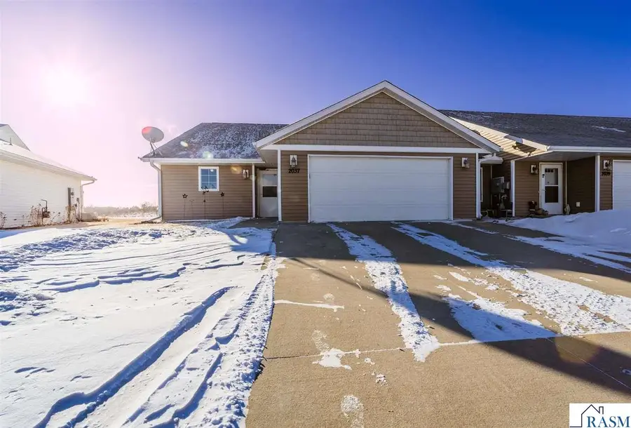 2037 Pratt Circle, Saint Peter, MN 56082 - #2