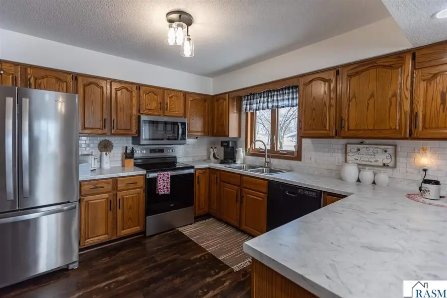 1304 Camelot Court, Fairmont, MN 56031 - #3