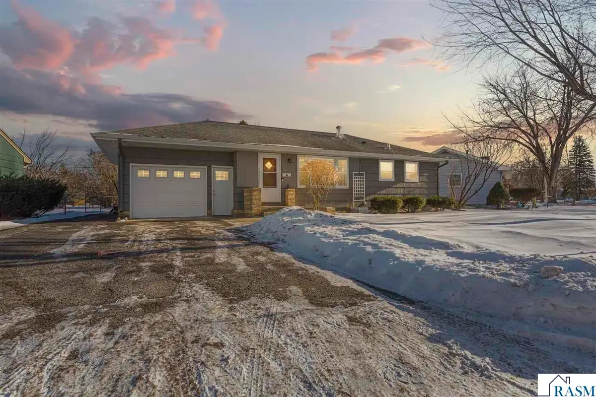 121 N Mayfair Drive, Mankato, MN 56001 - #1