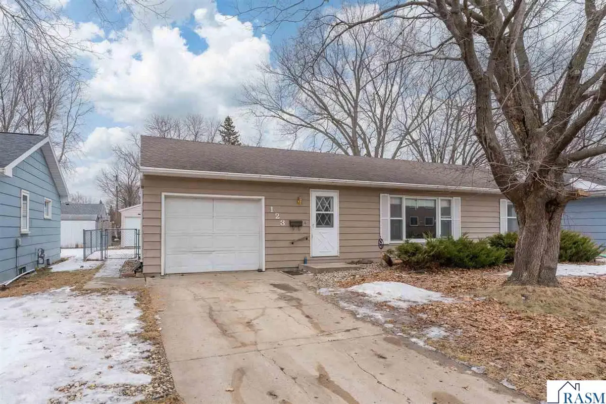 123 Knollcrest Drive, Mankato, MN 56001 - #1