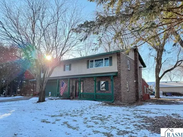 300 NE 19th Avenue, Waseca, MN 56093