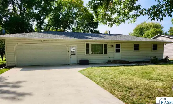 904 N Renville Street, Winthrop, MN 55396