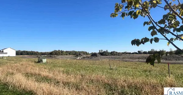 3213 Bassett Drive, Mankato, MN 56001