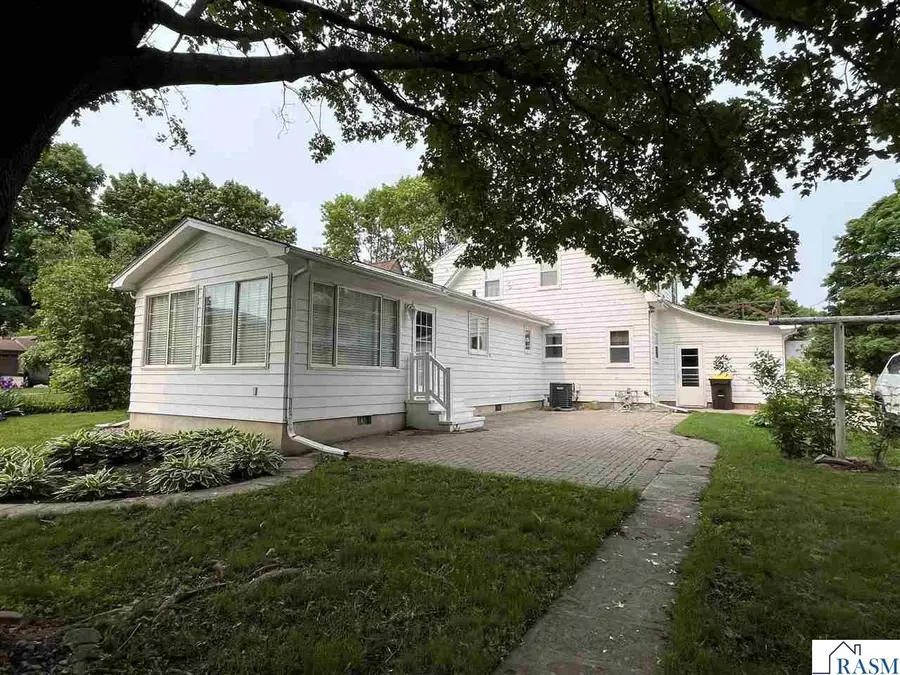 915 S Armstrong Blvd, Saint James, MN 56081 - #2