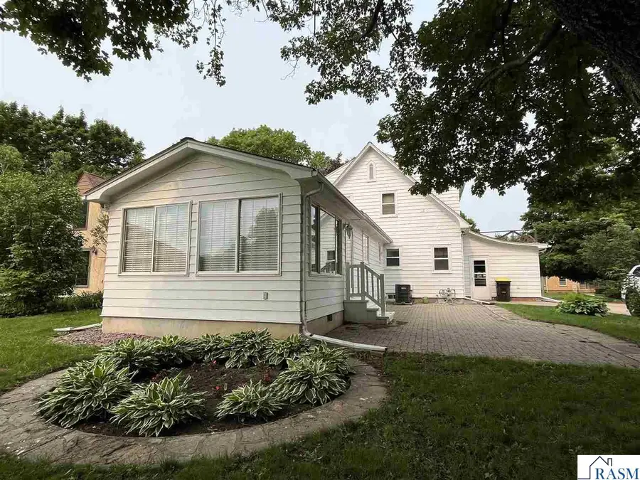 915 S Armstrong Blvd, Saint James, MN 56081 - #3