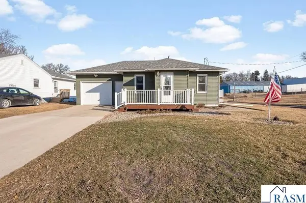 729 E 3rd Street, Blue Earth, MN 56013