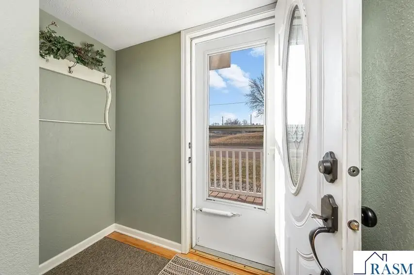 729 E 3rd Street, Blue Earth, MN 56013 - #2