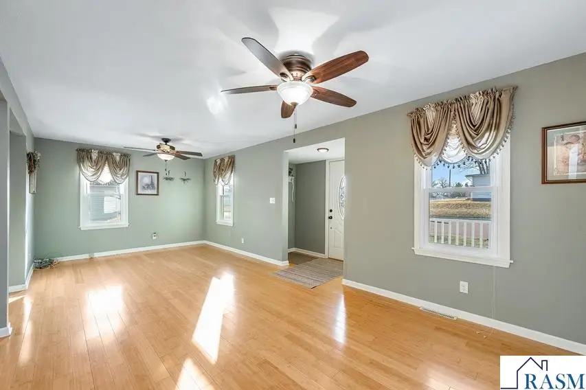 729 E 3rd Street, Blue Earth, MN 56013 - #3