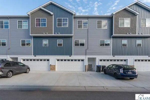 3060 Bluestem Trail, Mankato, MN 56001