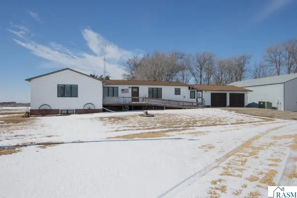 48994 County Road 13, North Mankato, MN 56003