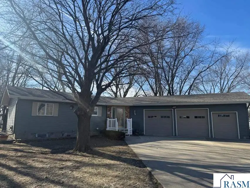 630 E 13th Street, Blue Earth, MN 56013 - #1