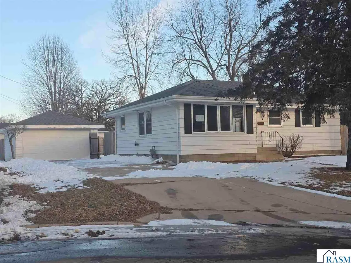 729 Elm Court, Le Sueur, MN 56058-1614 - #1