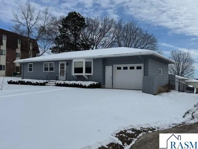 1315 N WASHINGTON, Saint Peter, MN 56082 - #1