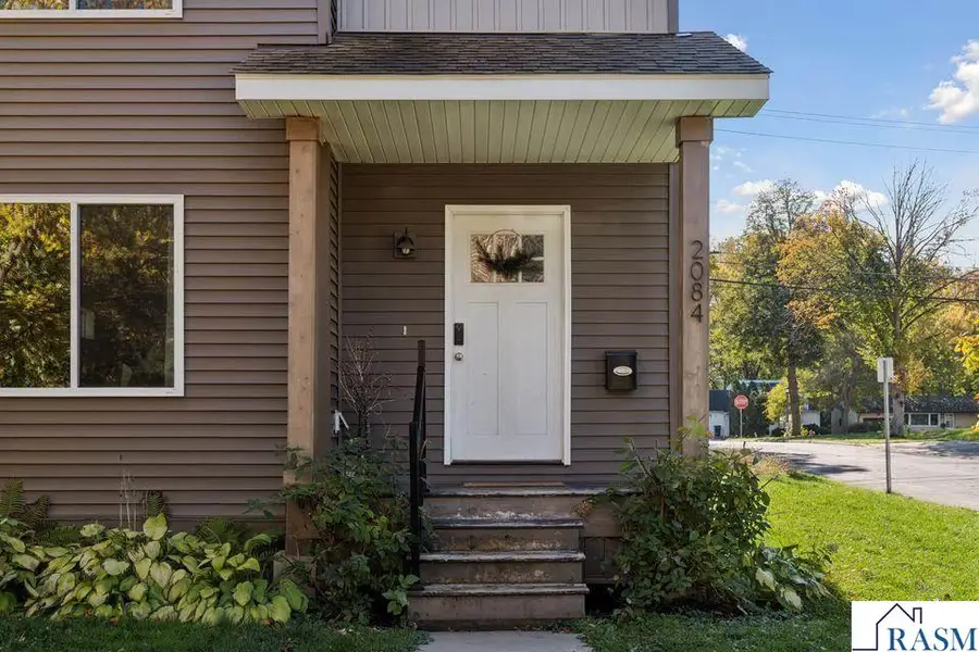 2084 E Reaney Avenue, Saint Paul, MN 55119-3946 - #2